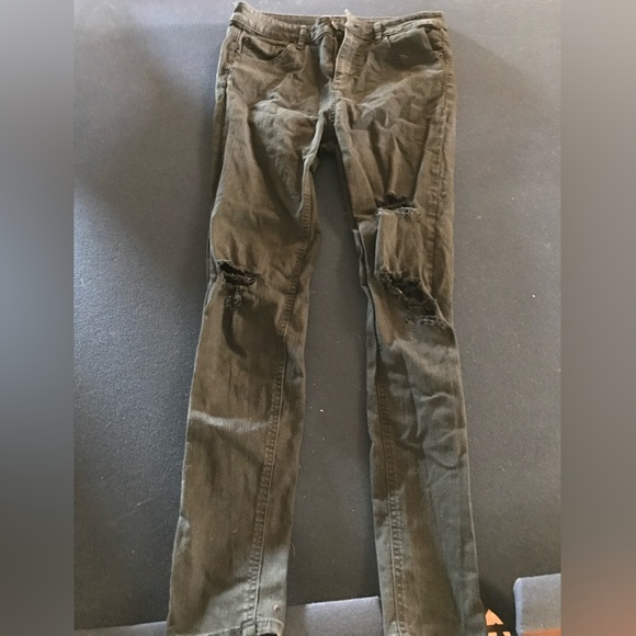 ‼️Mix and Match 3 items for $5‼️ women’s size 6 Black jeans - Picture 1 of 3